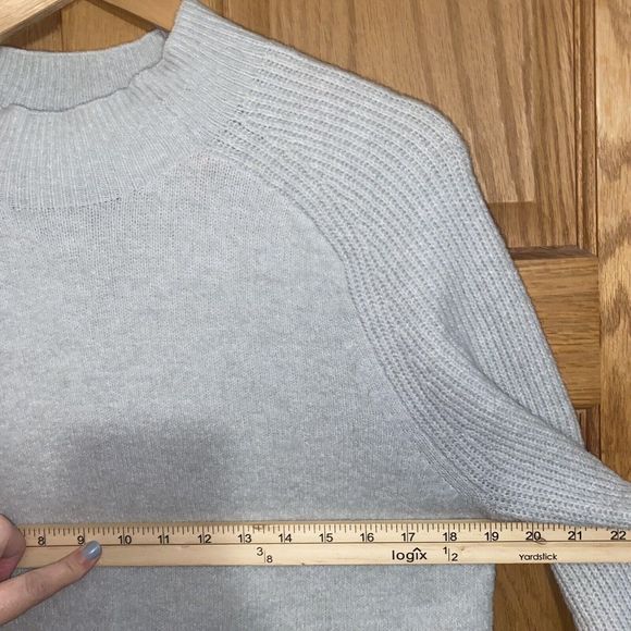Banana Republic Sweater Women's Medium Merino Woolblend Light Blue - Picture 6 of 7